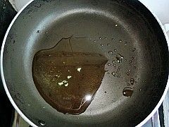 剁椒金针拌皮蛋的简单做法