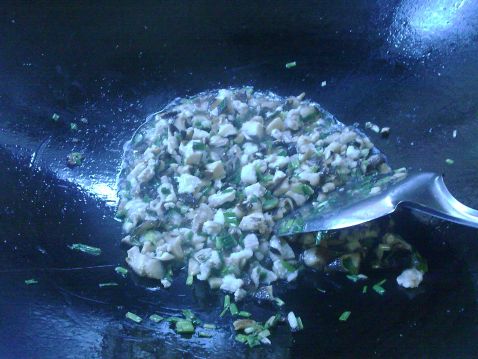 香菇菱角炒饭的简单做法