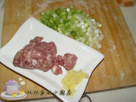 蒜苗猪肉凉面菜谱图解