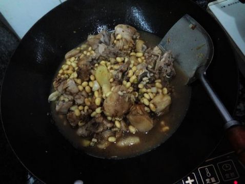 黄豆鸭肉煲菜谱图解