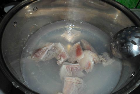 薏米香薯猪骨汤的家常做法