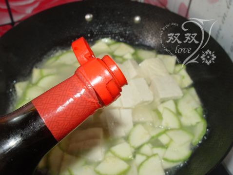 猪骨豆腐汤的简单做法