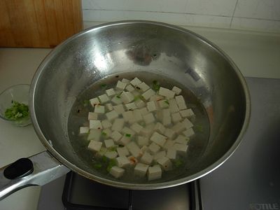 鲜虾丸炖豆腐菜谱图解