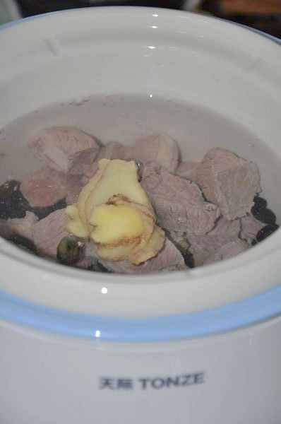 黑豆牛肉汤的简单做法