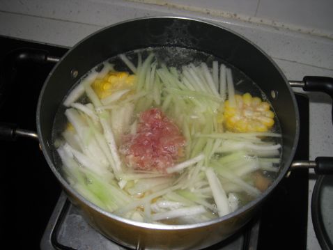 玉米紫菜节瓜丝汤的简单做法