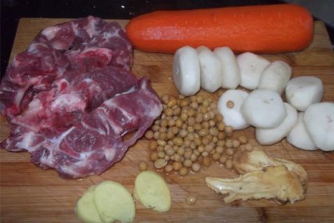 黄豆胡萝卜当归马蹄猪骨汤的做法大全