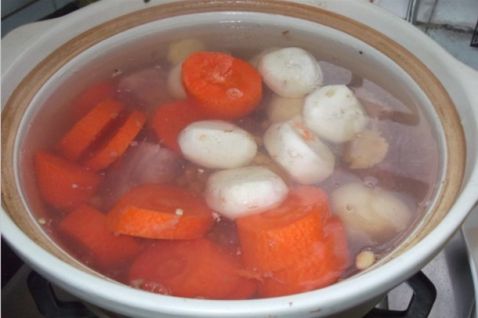 黄豆胡萝卜当归马蹄猪骨汤的家常做法