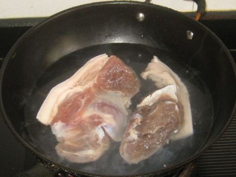 咸猪腿肉炖黄豆的简单做法