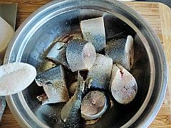 柱候酱青鱼炖年糕的做法图解