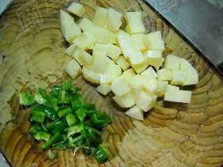 腊乳鸽土豆焖饭的做法图解