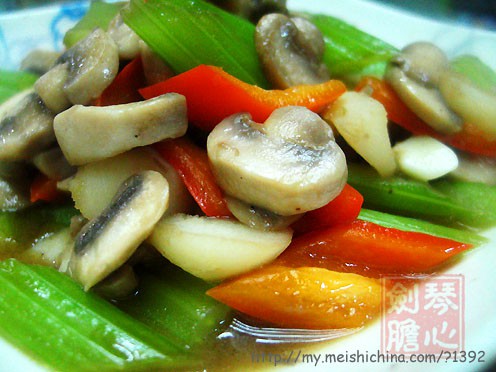 西芹炒蘑菇怎么吃