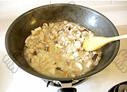 鸡肉蘑菇炖饭的简单做法