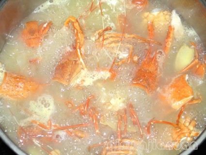 白灼龙虾与龙虾汤面的简单做法