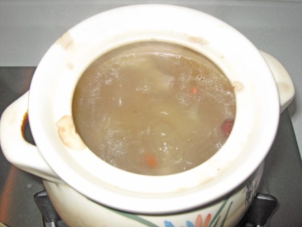 莲子百合排骨汤的简单做法
