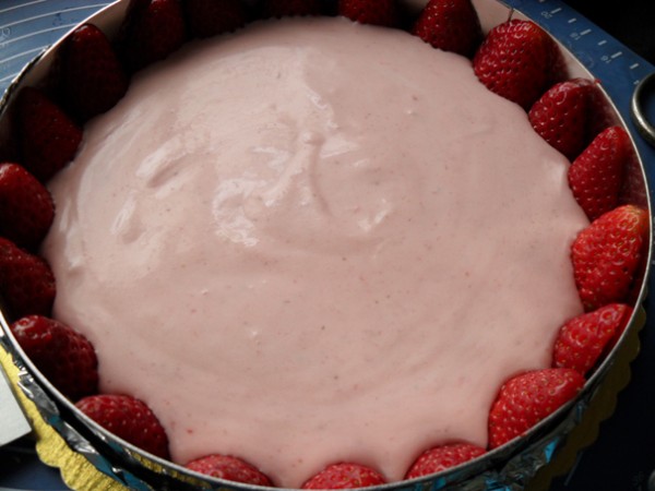草莓酸奶慕斯菜谱图解