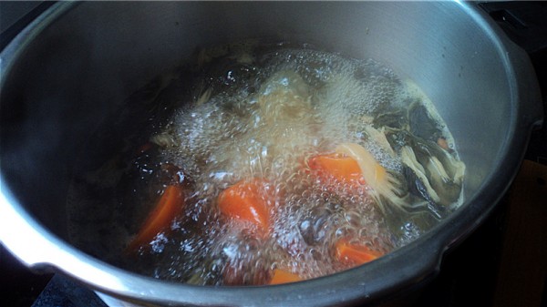红萝卜小白菜干汤怎么炒