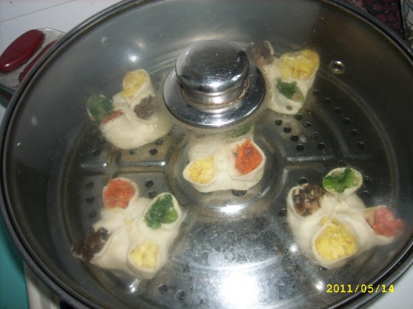 四色虾饺的制作