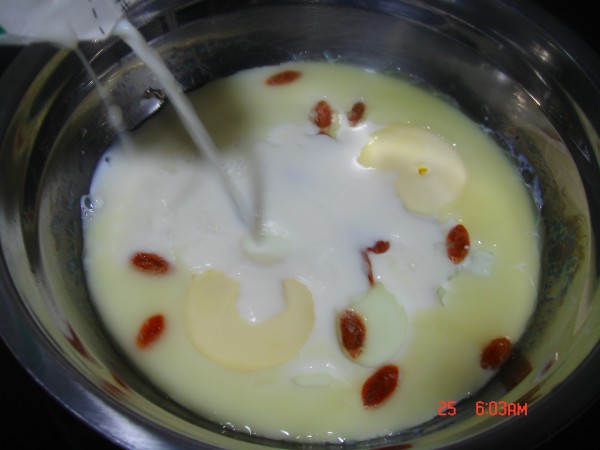 牛奶枸杞炖蛋菜谱图解