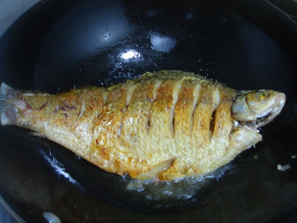 煎焖鳊鱼菜谱图解