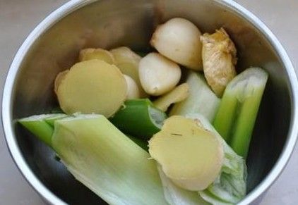 金针菇红枣枸杞汤的家常做法