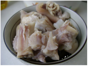 猪脚煲鳗鱼汤的做法图解