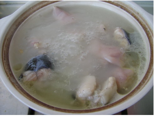 猪脚煲鳗鱼汤的简单做法