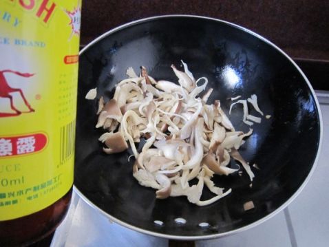 杂菇豆腐汤菜谱图解