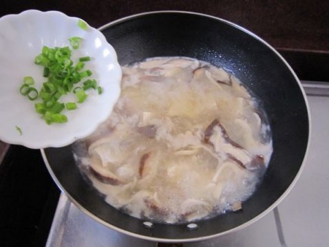 杂菇豆腐汤菜谱图解