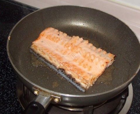 煎三文鱼的家常做法