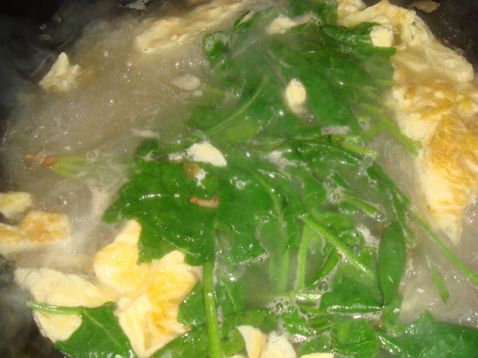 榨菜鸡蛋菠菜汤,榨菜鸡蛋菠菜汤的家常做法 美食杰榨菜鸡蛋菠菜汤