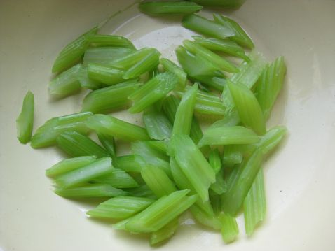 芹菜炒香菇