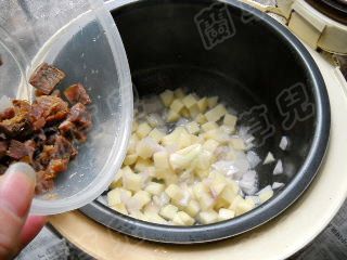 咖喱牛肉土豆焖饭菜谱图解
