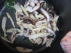 鲜笋菌菇汤怎么煮