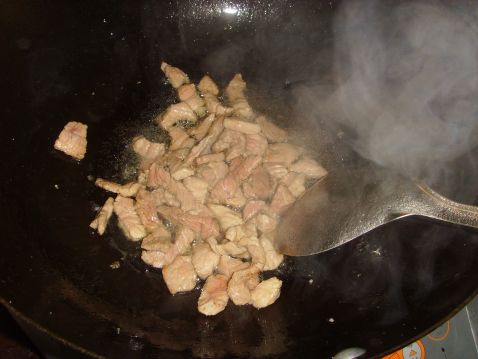 剁椒味辣炒肉的家常做法