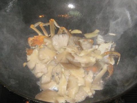 河蟹菠菜煮年糕怎么吃