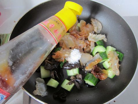 黄瓜拌海蜇头菜谱图解