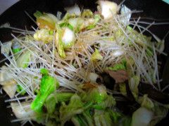 榛蘑炖白菜怎样煸
