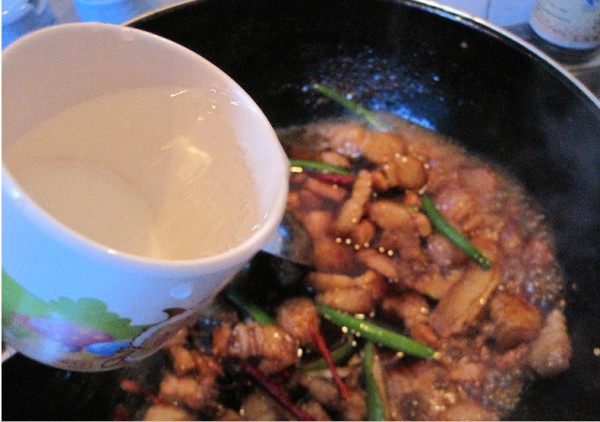 干豆角炖红烧肉怎么炒