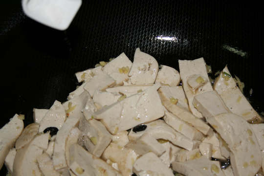 白豆腐焖肉末怎么吃