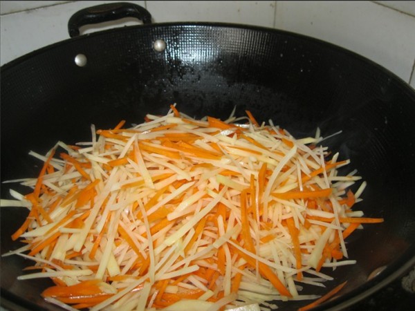 土豆丝炒胡萝卜丝的简单做法