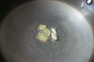 蛤蜊鱼丸冬瓜汤的简单做法