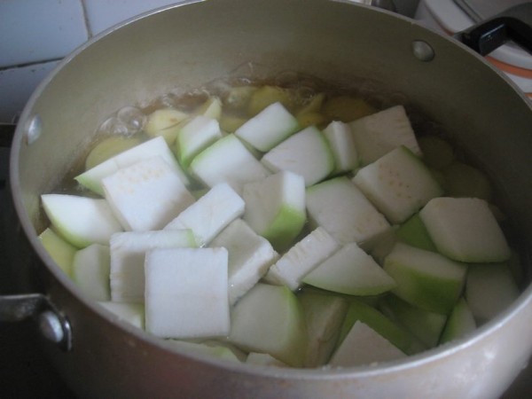 霉干菜土豆葫芦汤的简单做法