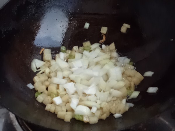 杂蔬炒双米饭的简单做法