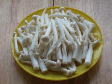 海鲜菇炒芦笋的家常做法
