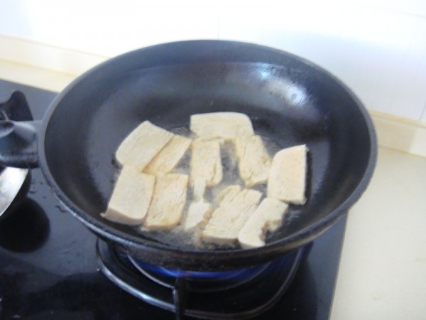 辣炒冻豆腐白菜的简单做法