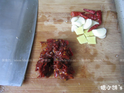 蒜苔回锅肉的简单做法