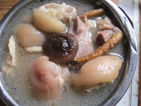 香菇猪脚汤